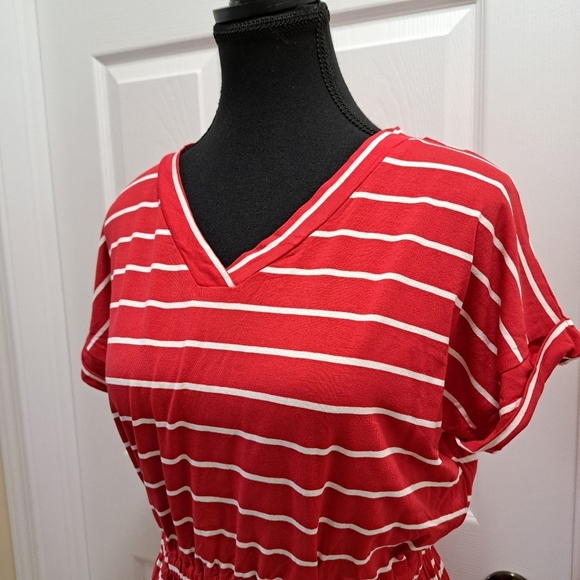New! Yummie Striped Dress Red And White Stripes V-neck Small Short Sleeved Dress - Picture 5 of 11